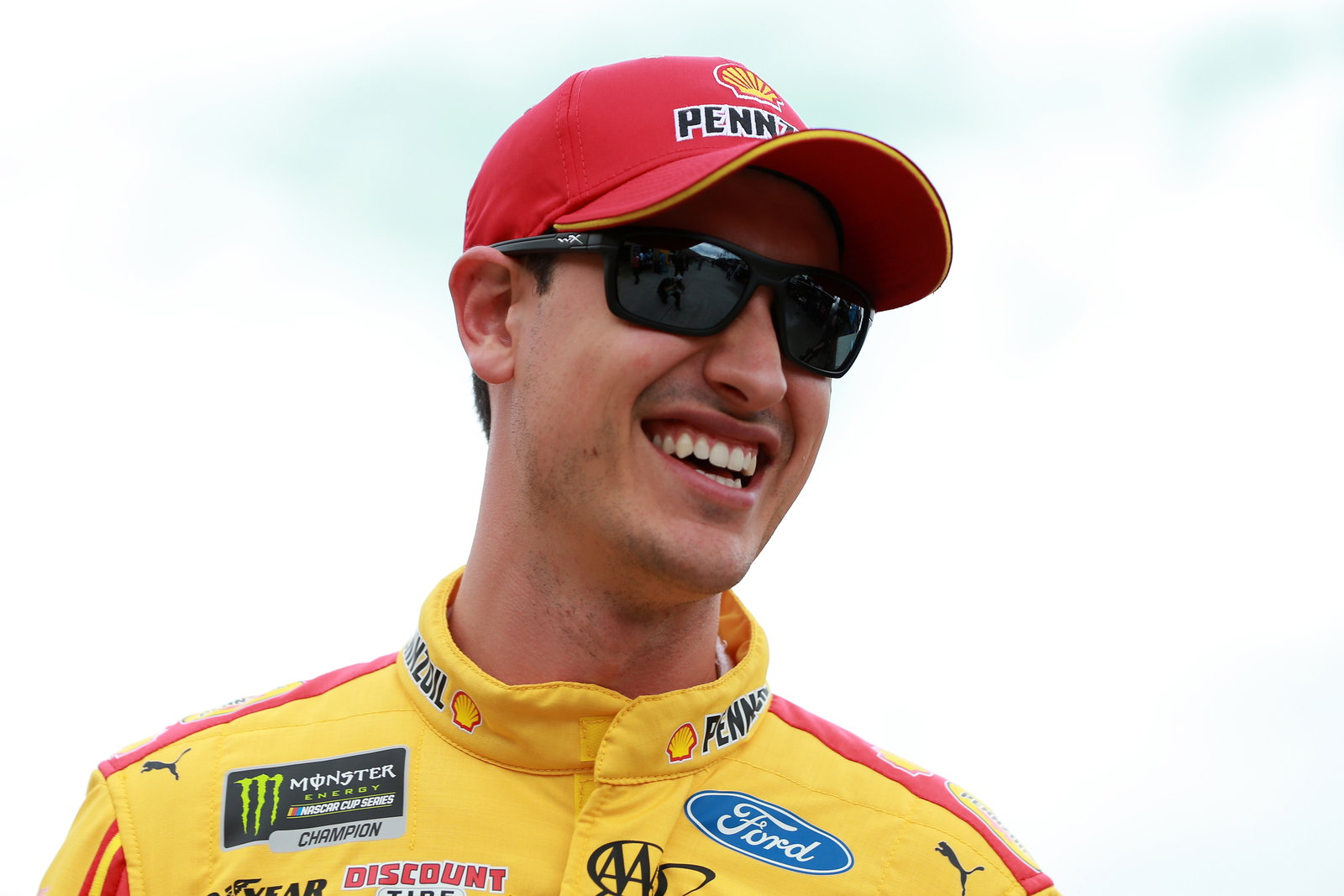 Logano mendapatkan jackpot di Las Vegas